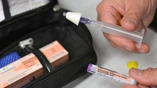 Erie Bureau of Police Lt. Anthony Talarico displays a portable naloxone kit on November 7, 2016, photo by Christopher Millette/USA Today via Reuters