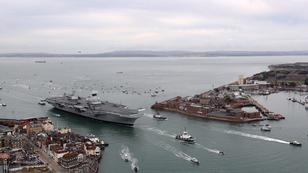 FEP, First Entry, First Entry Portsmouth, Home coming, Media Operations, Surface Ship, Aircraft Carrier, UK, Queen Elizabeth, Royal Navy, Ship, Carrier, CVF, Queen Elizabeth Class, QE Class, HMS Queen Elizabeth, R08, Portsmouth, Aerial, Defence, Defense, British, Military