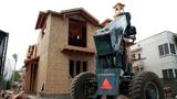 An apartment building under construction in Santa Monica, California, June 14, 2011, photo by Lucy Nicholson/Reuters