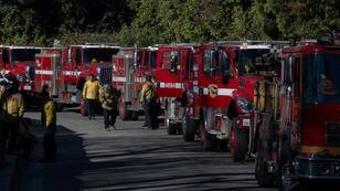 Firefighters stand by at the Mandeville Canyon as a red flag warning was issued due to winds, Los Angeles, California, January 13, 2025, photo by Carlos Barria/Reuters