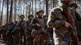 Ukrainian Armed Forces recruits attend an exercise in the Kyiv region, Ukraine, April 4, 2025, photo by Gleb Garanich/Reuters